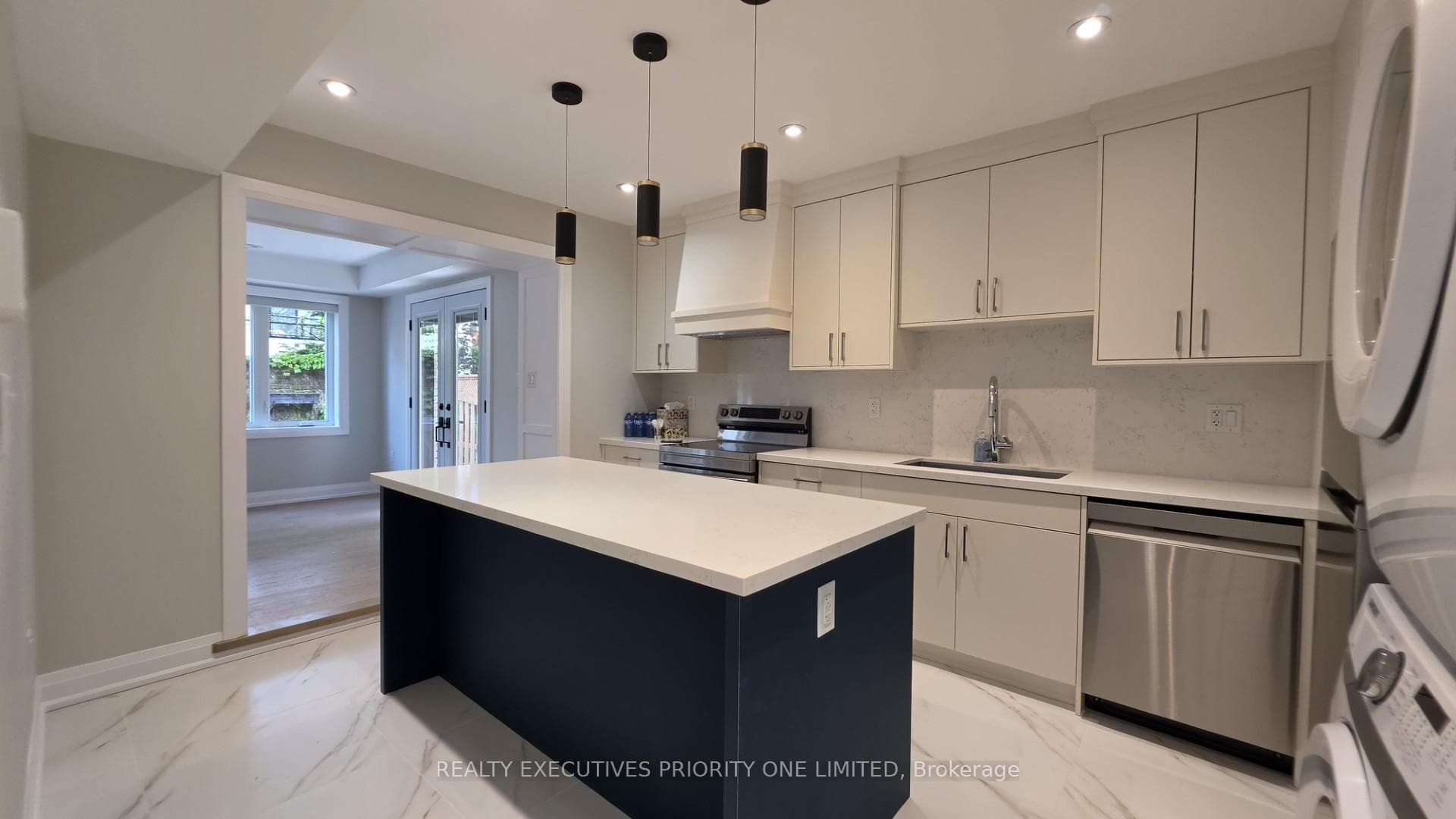 10 Lascelles Boulevard Unit Main photo 19