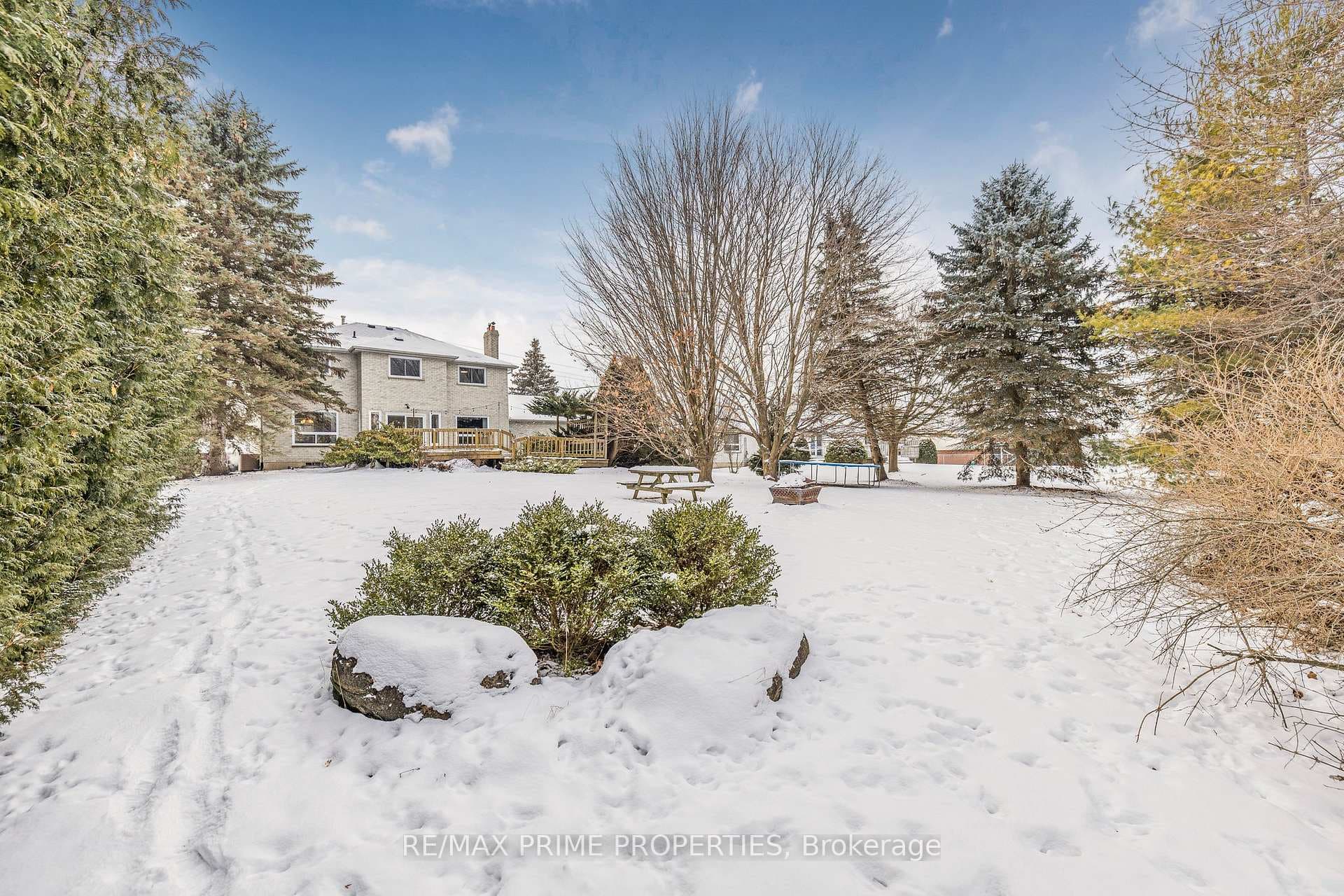 1630 Mount Albert Road photo 29