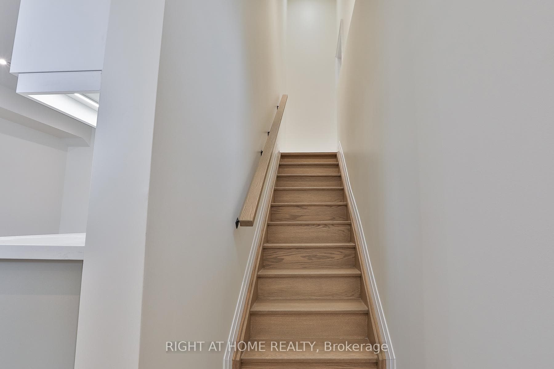 39 Fifteenth Street Unit 2 photo 2
