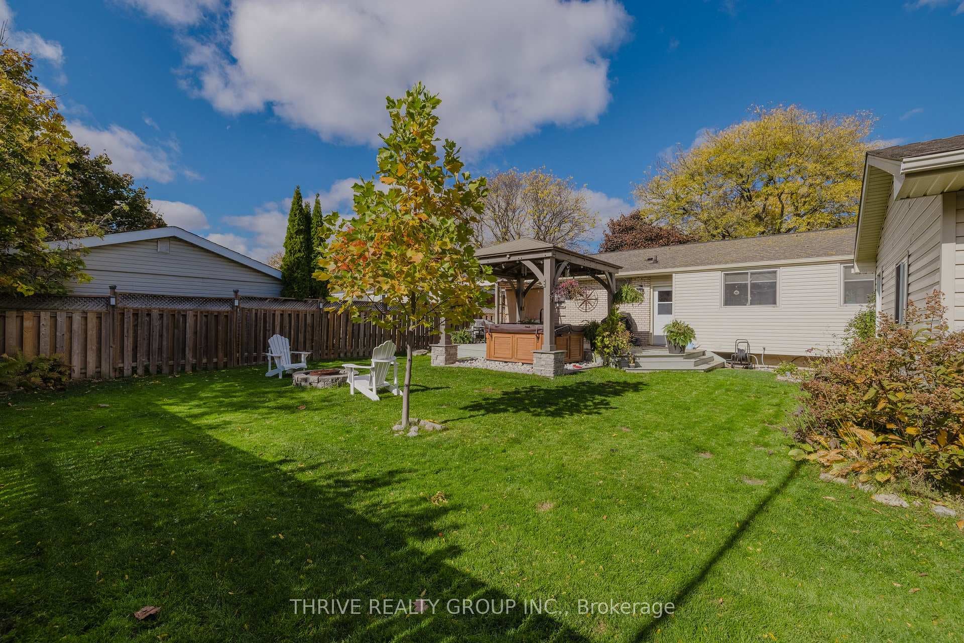112 Downing Crescent photo 31