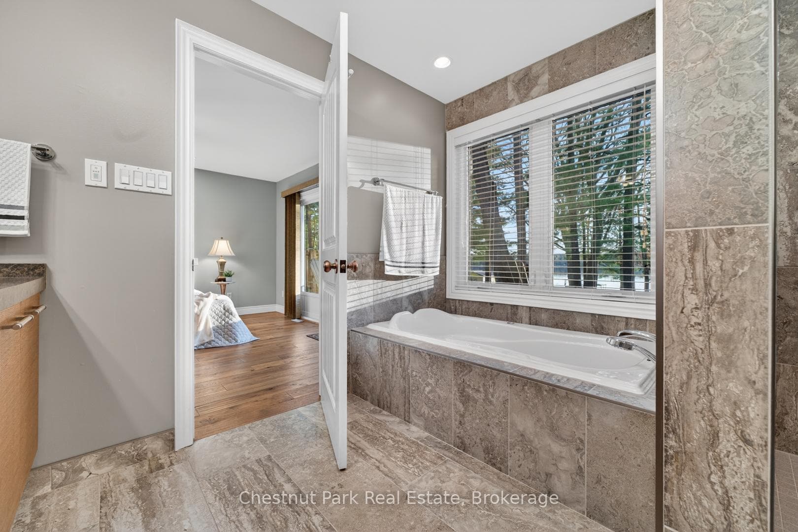 Lakeside Primary Ensuite Bath - Tub With a View!
