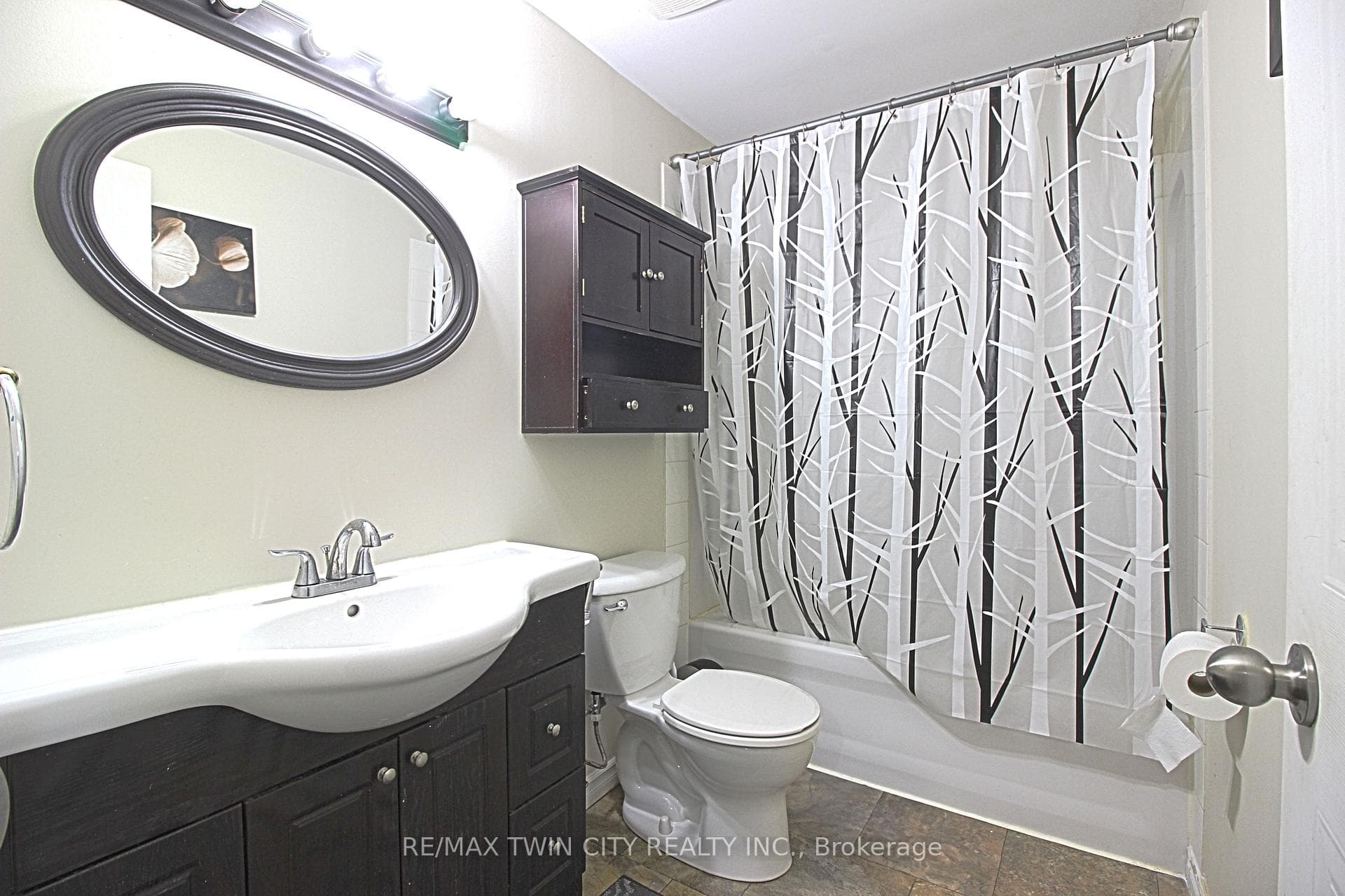 299D Bluevale Street Unit 10 photo 29