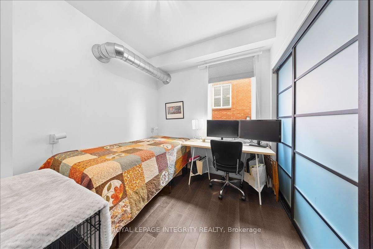 150 Greenfield Avenue Unit 204 photo 24