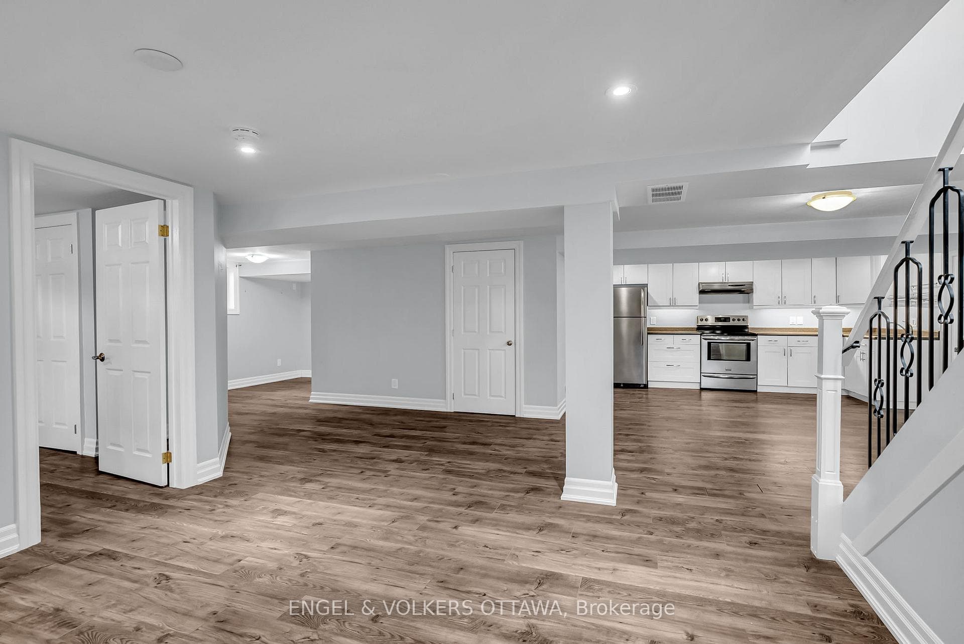 2966 Richmond Road Unit B photo 10
