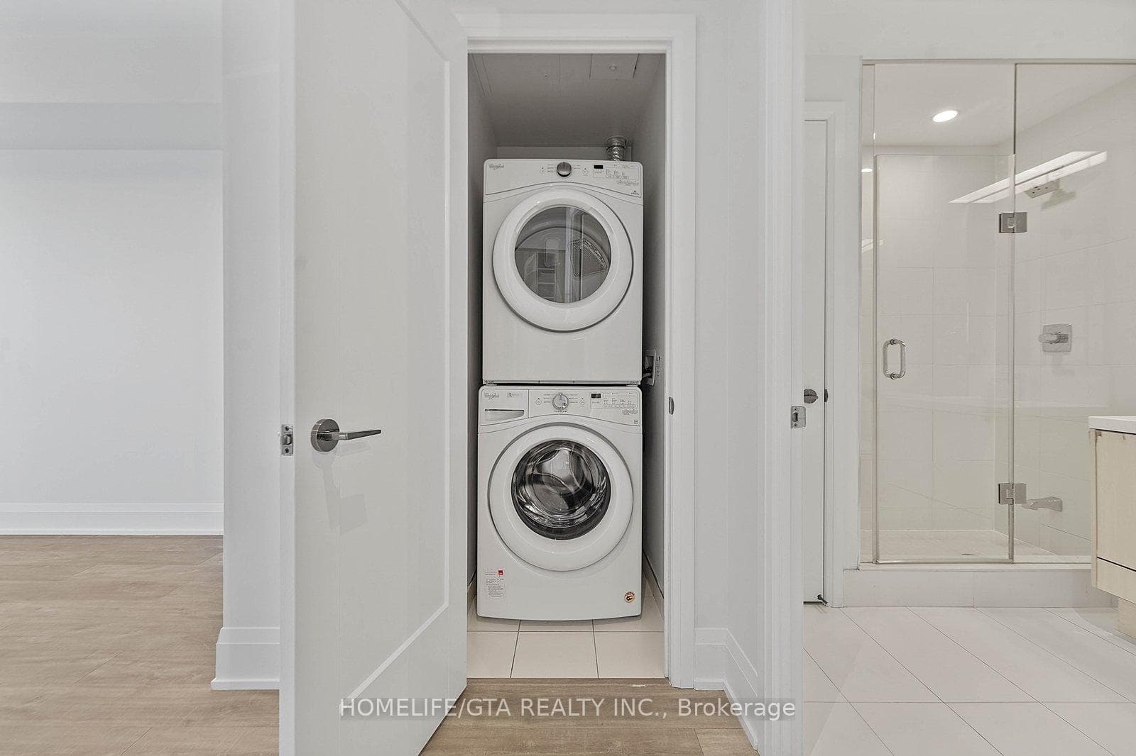 101 Erskine Avenue Unit 1612 photo 24