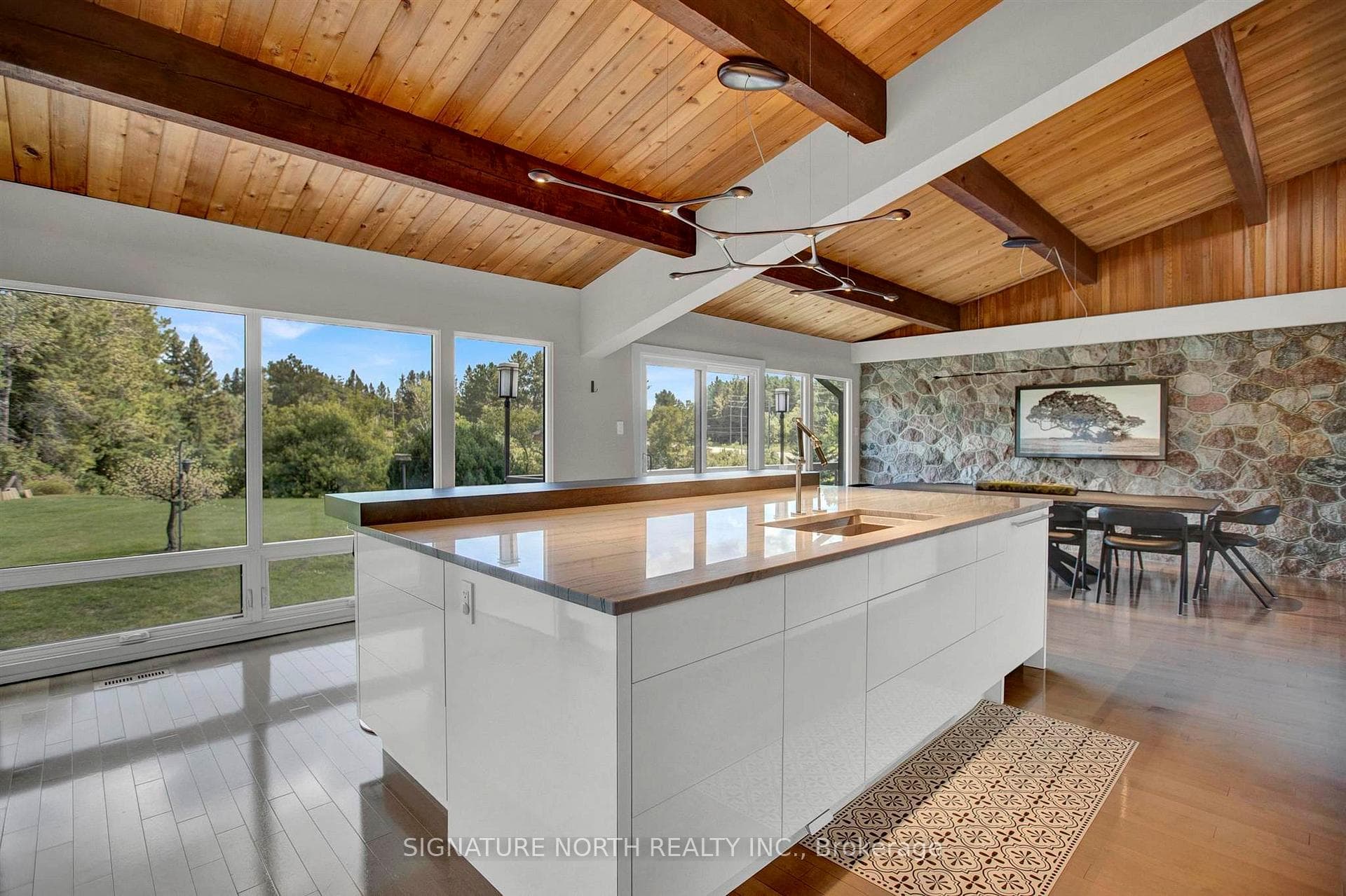 1577 Arthur Street W photo 18