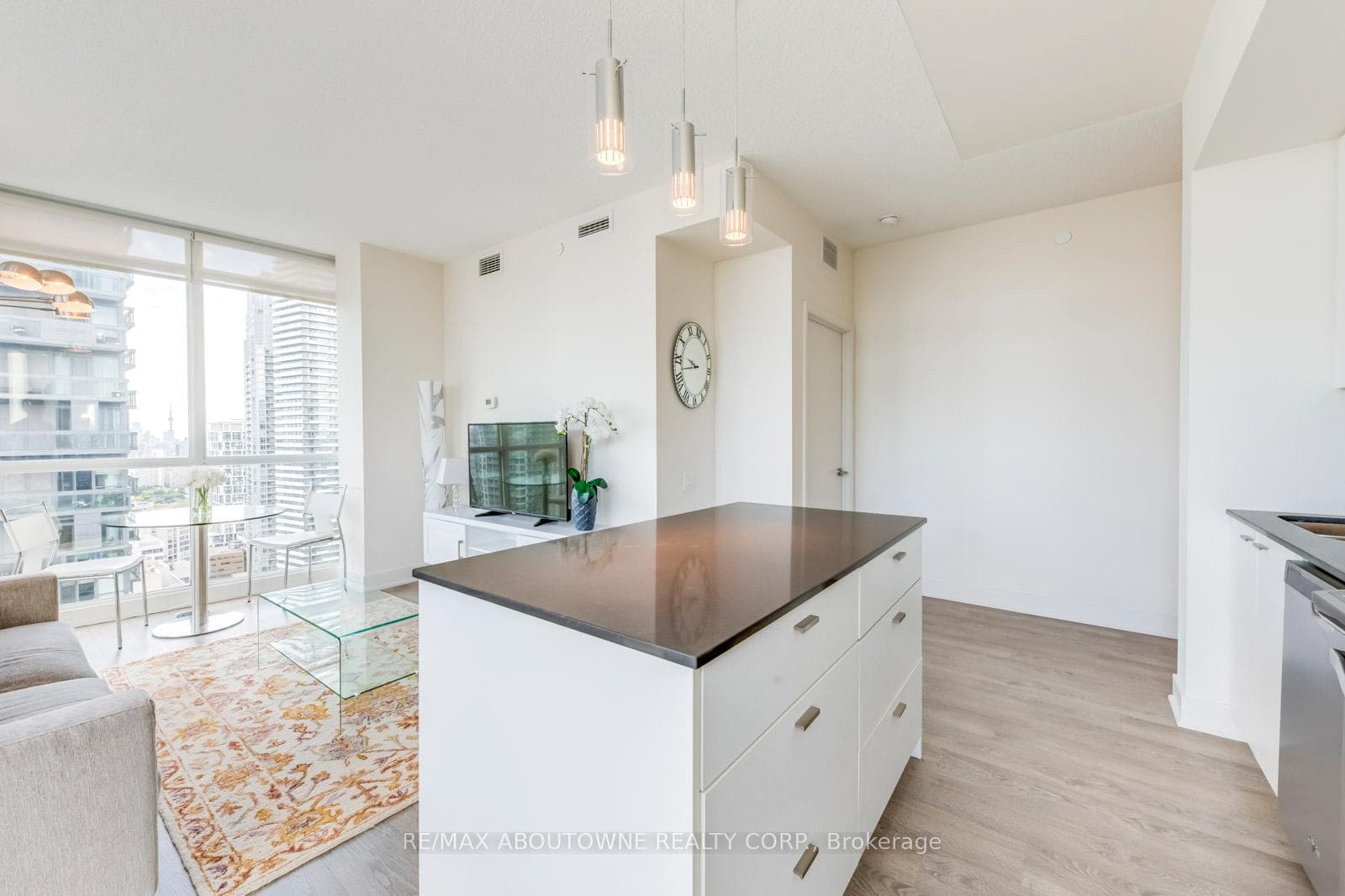 30 Roehampton Avenue Unit 2810 photo 9