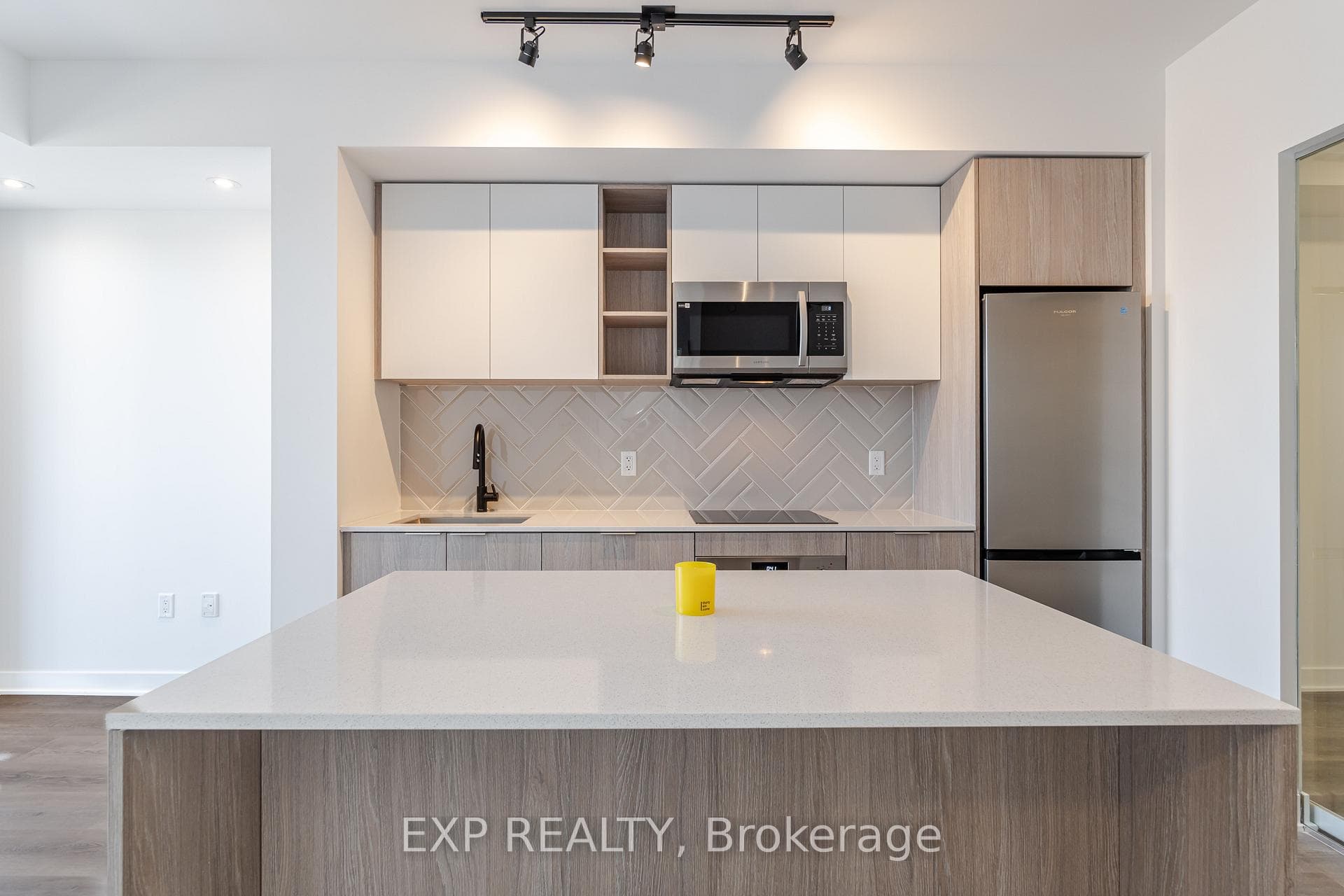 36 Zorra Street Unit 1805 photo 3