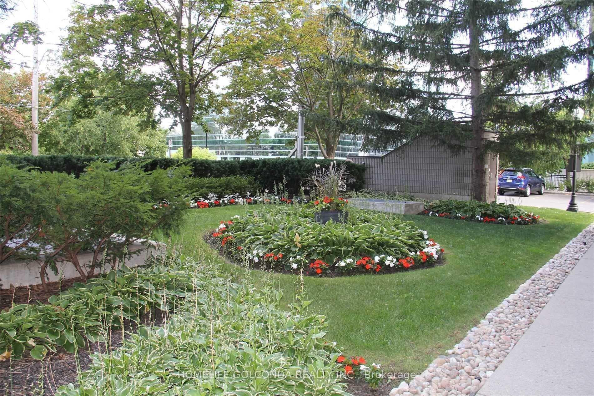 10 Kenneth Avenue Unit 312 photo 29