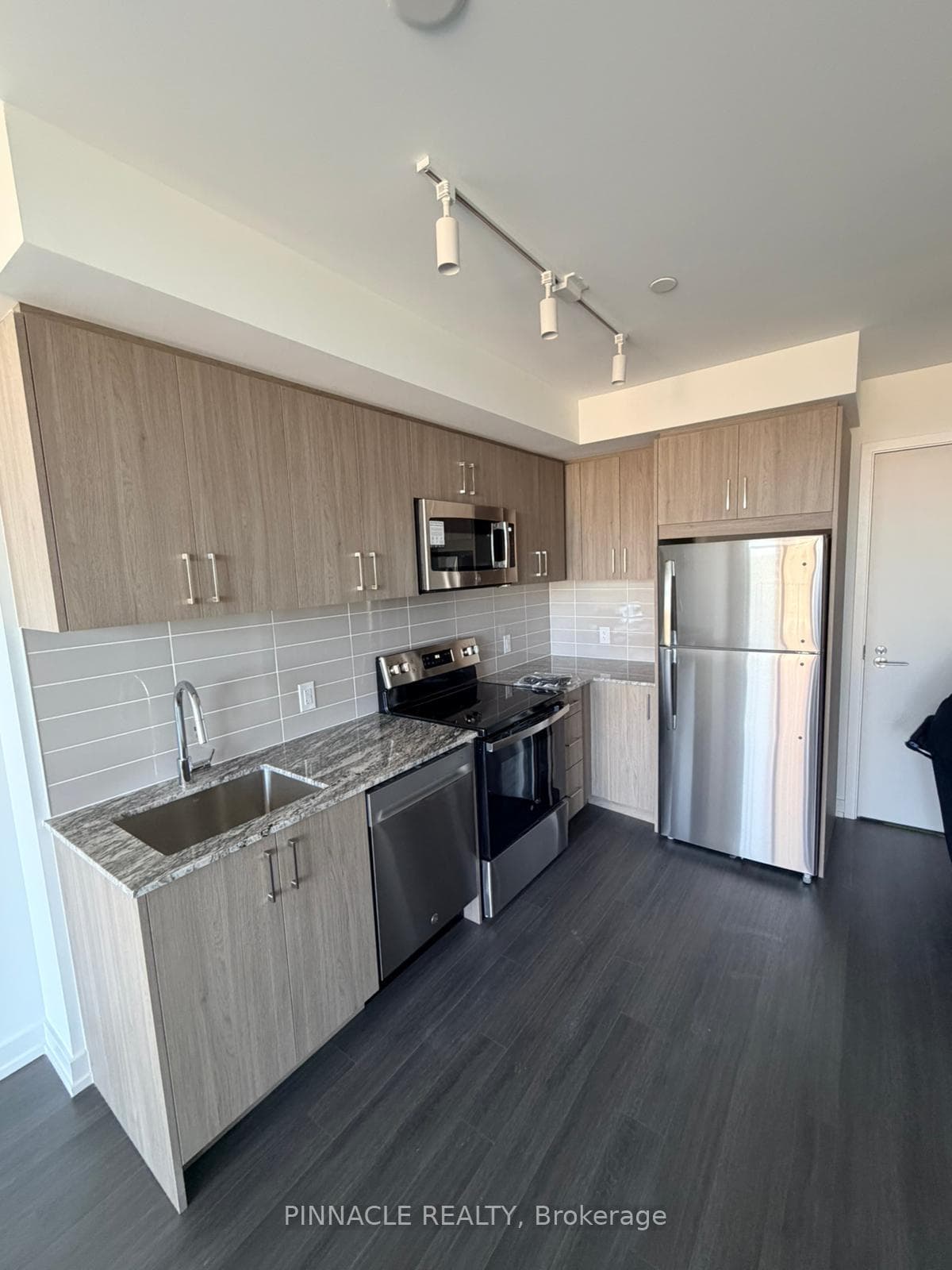 4010 Eglinton Ave W Avenue Unit 801 photo 2
