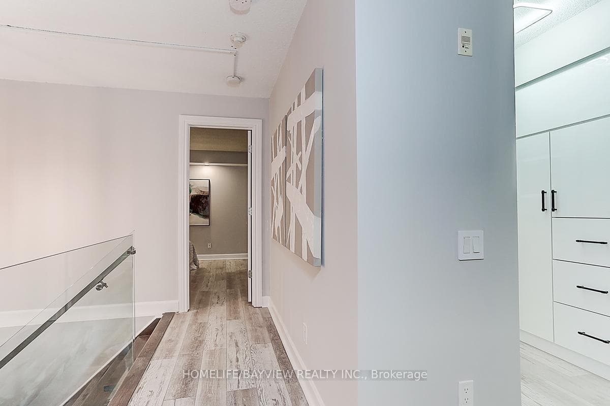 1050 The Queensway N/A Unit 107 photo 28