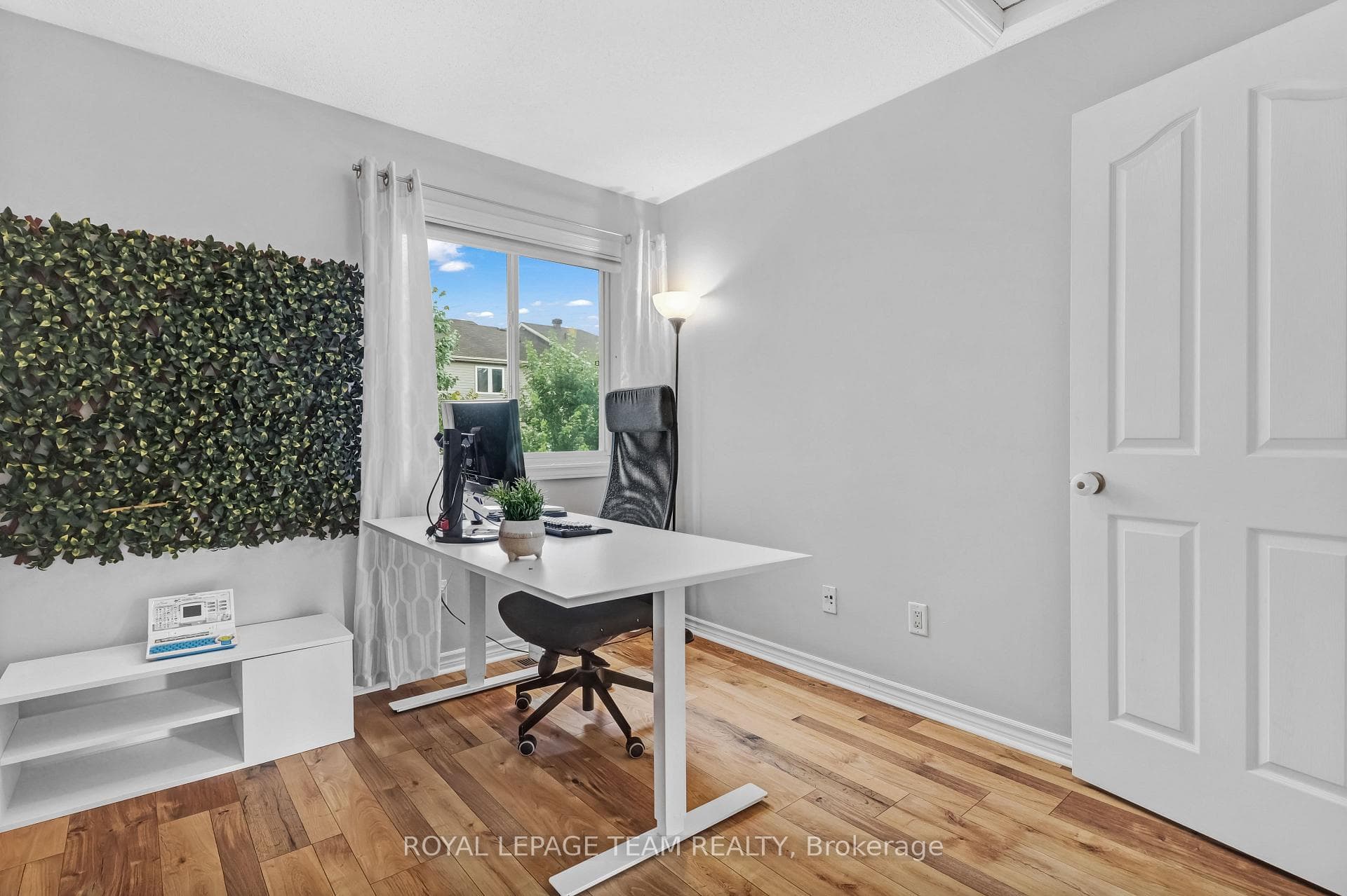74 Milner Downs Crescent photo 16