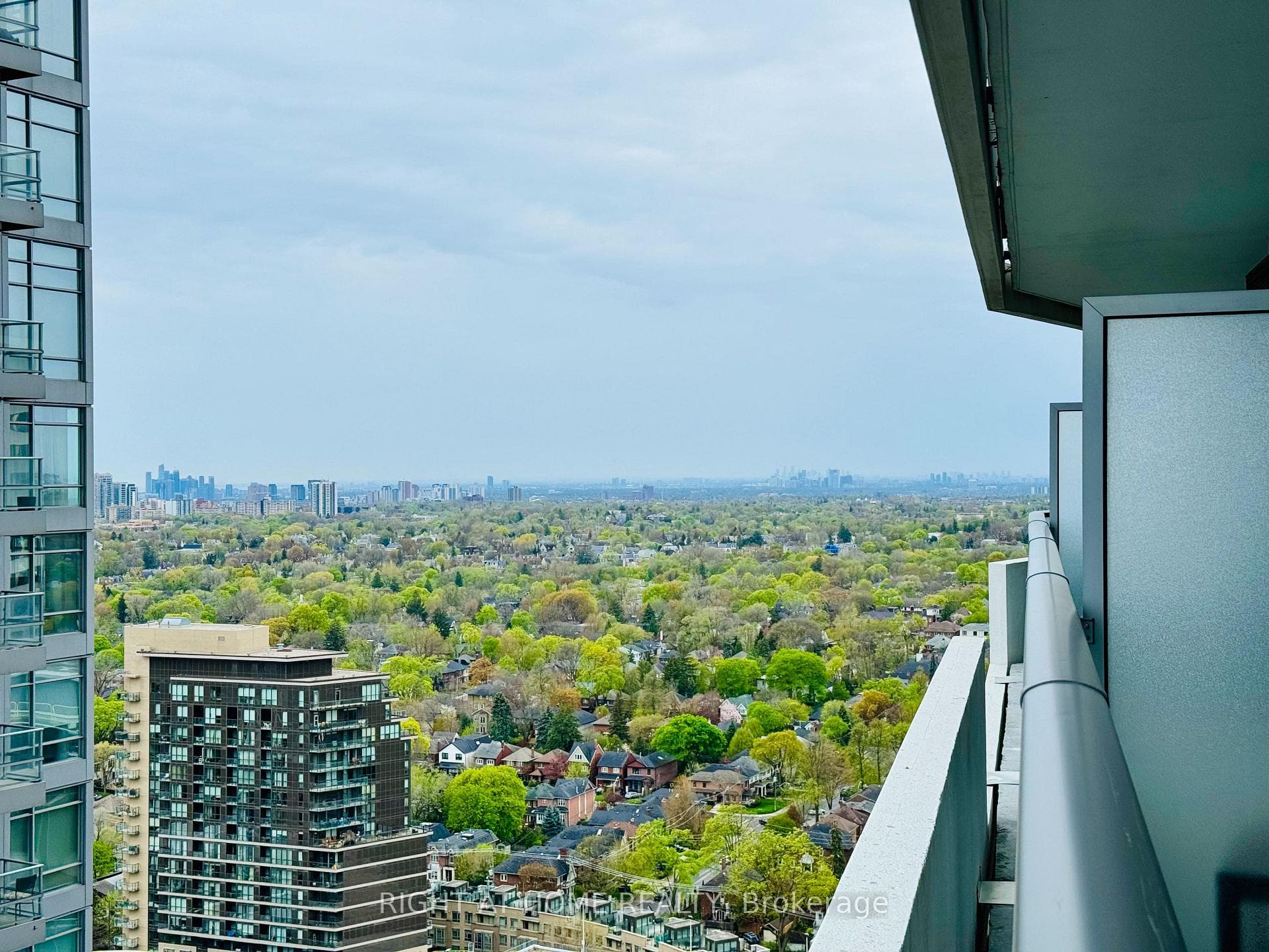 2221 Yonge Street Unit 2503 photo 13