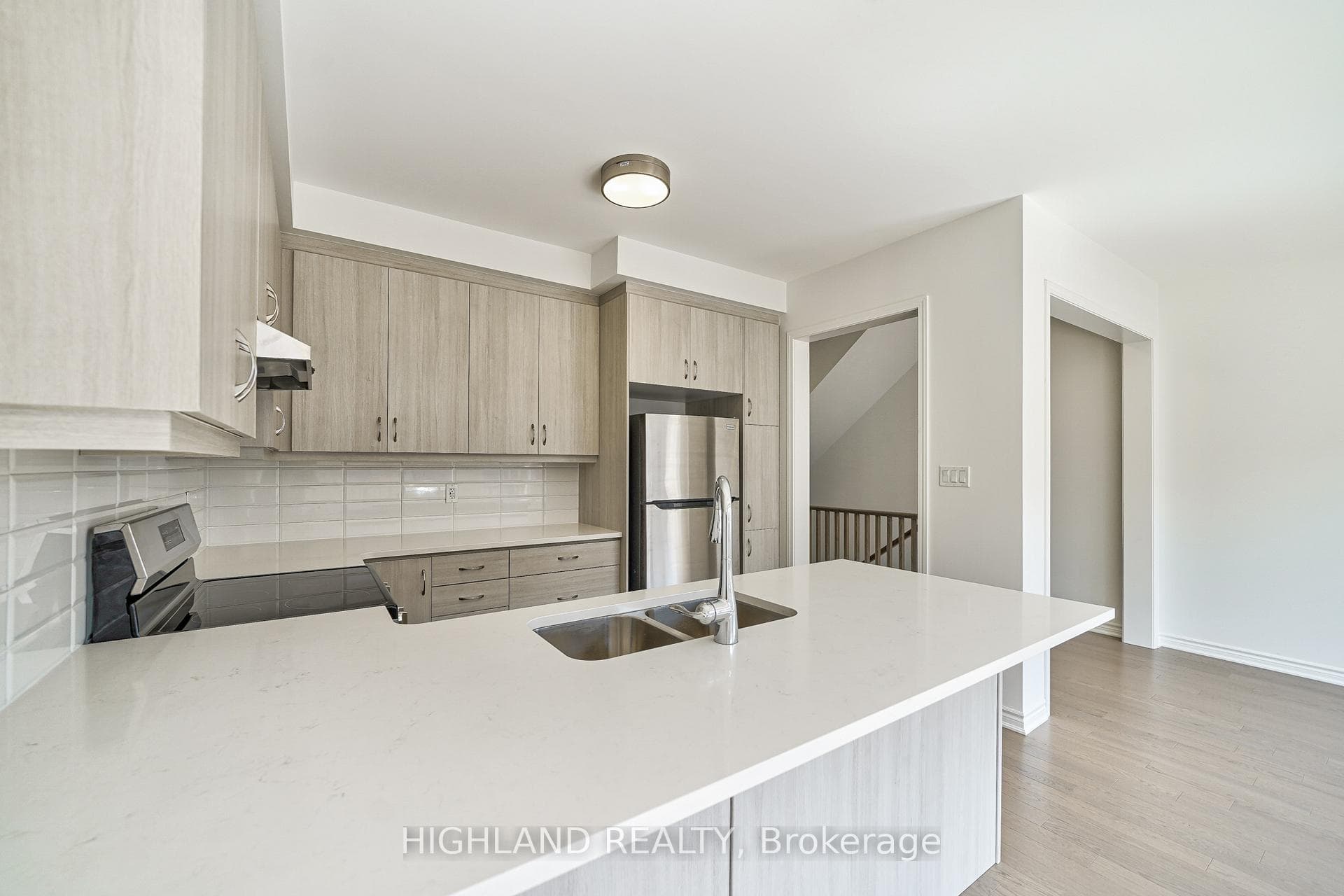 3026 Bramall Gardens photo 13