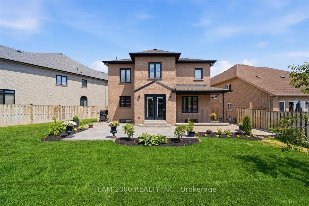 26 Crown Crescent photo 36