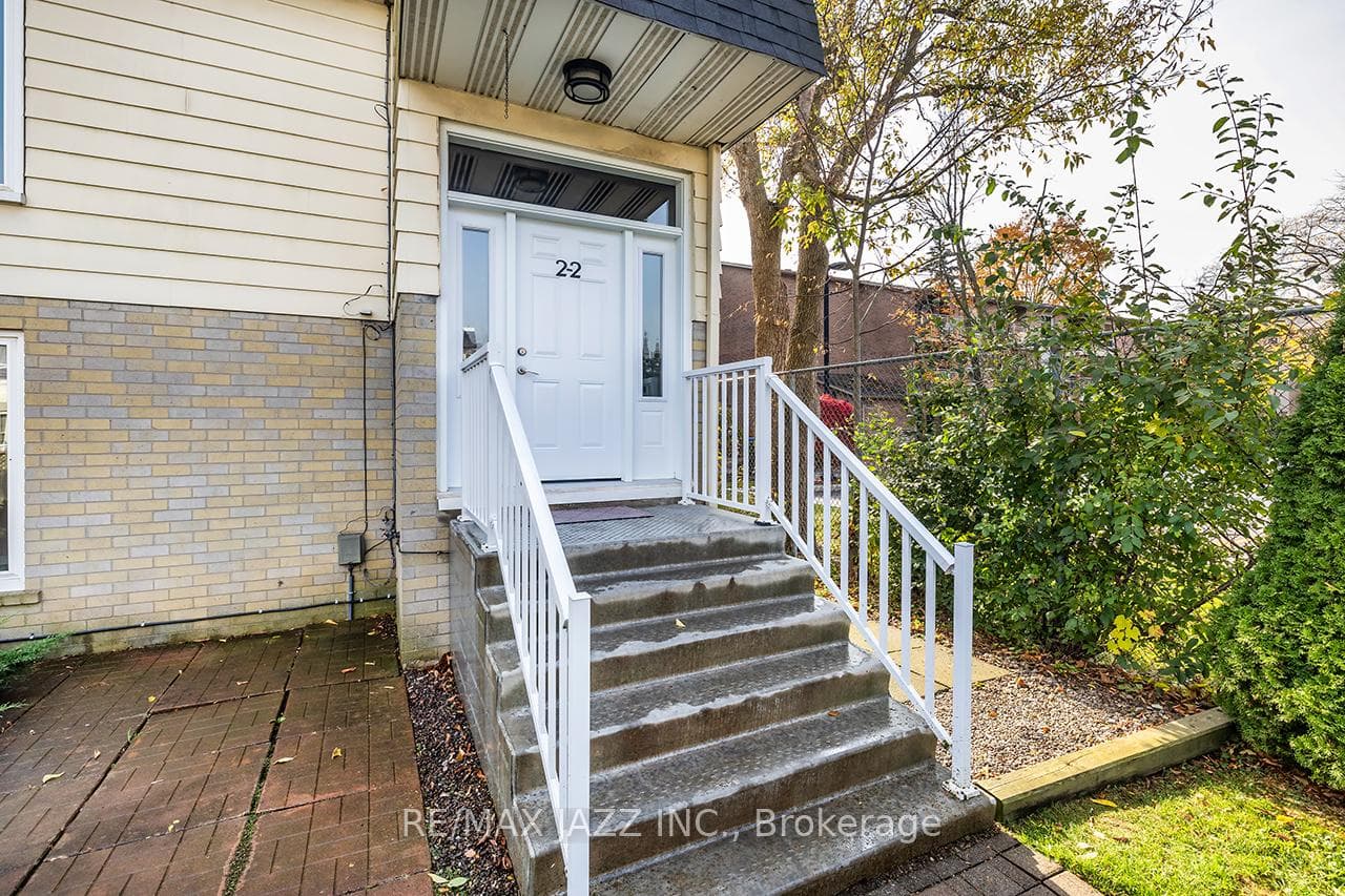540 Mary Street Unit 2 photo 4