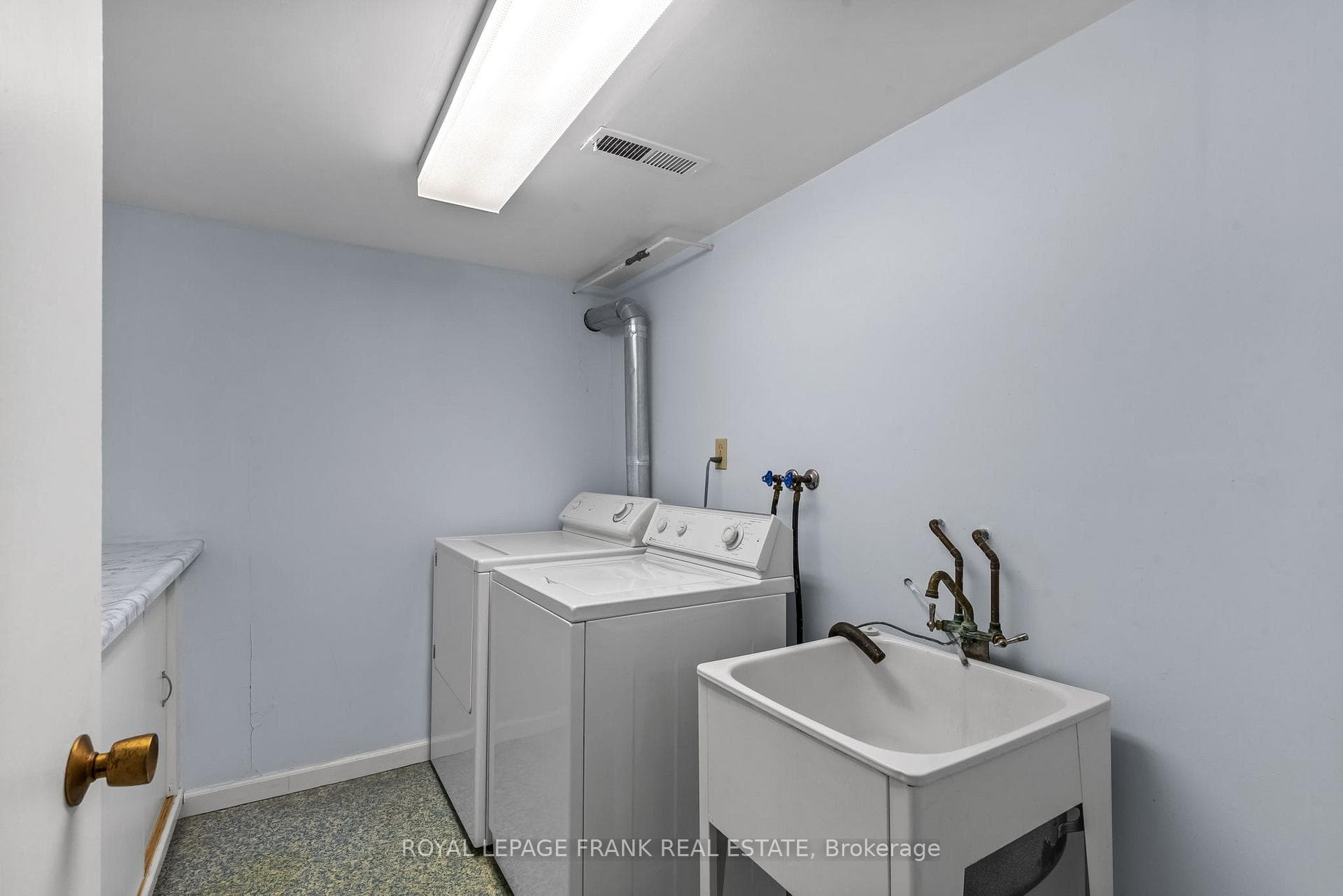 84 Chestermere Boulevard photo 29