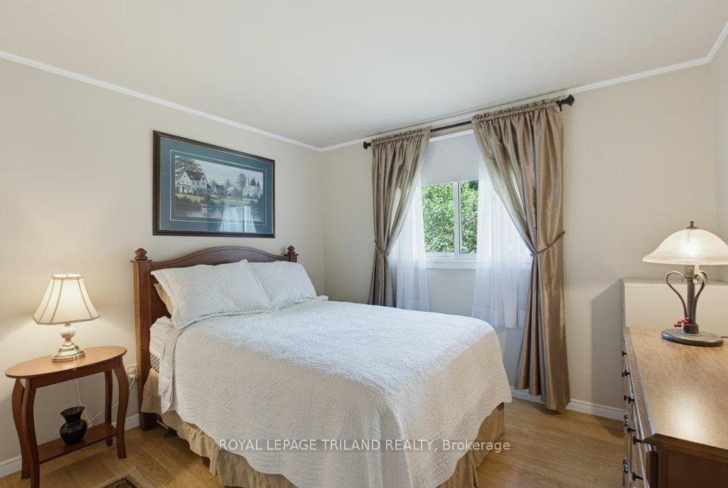 5 Warren Crescent photo 18