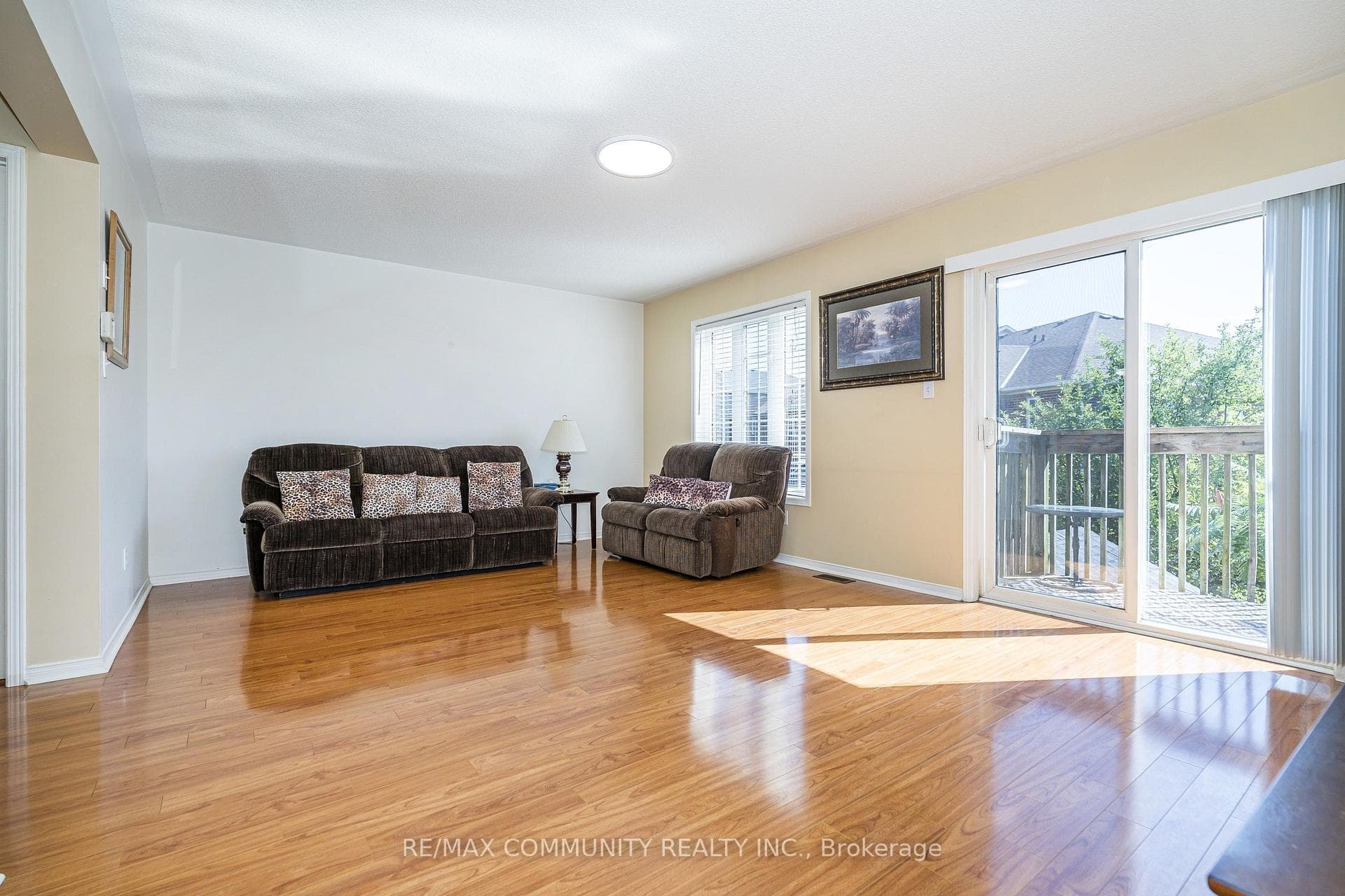 209 Old Harwood Avenue photo 9