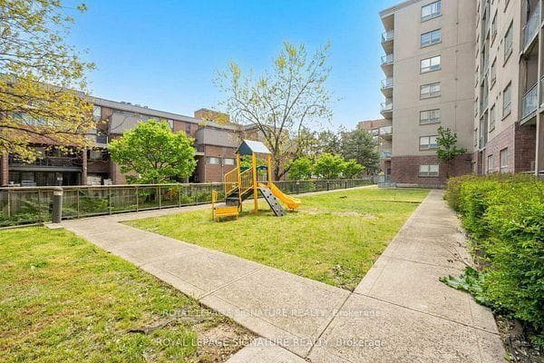 7405 Goreway Drive Unit 104 photo 37
