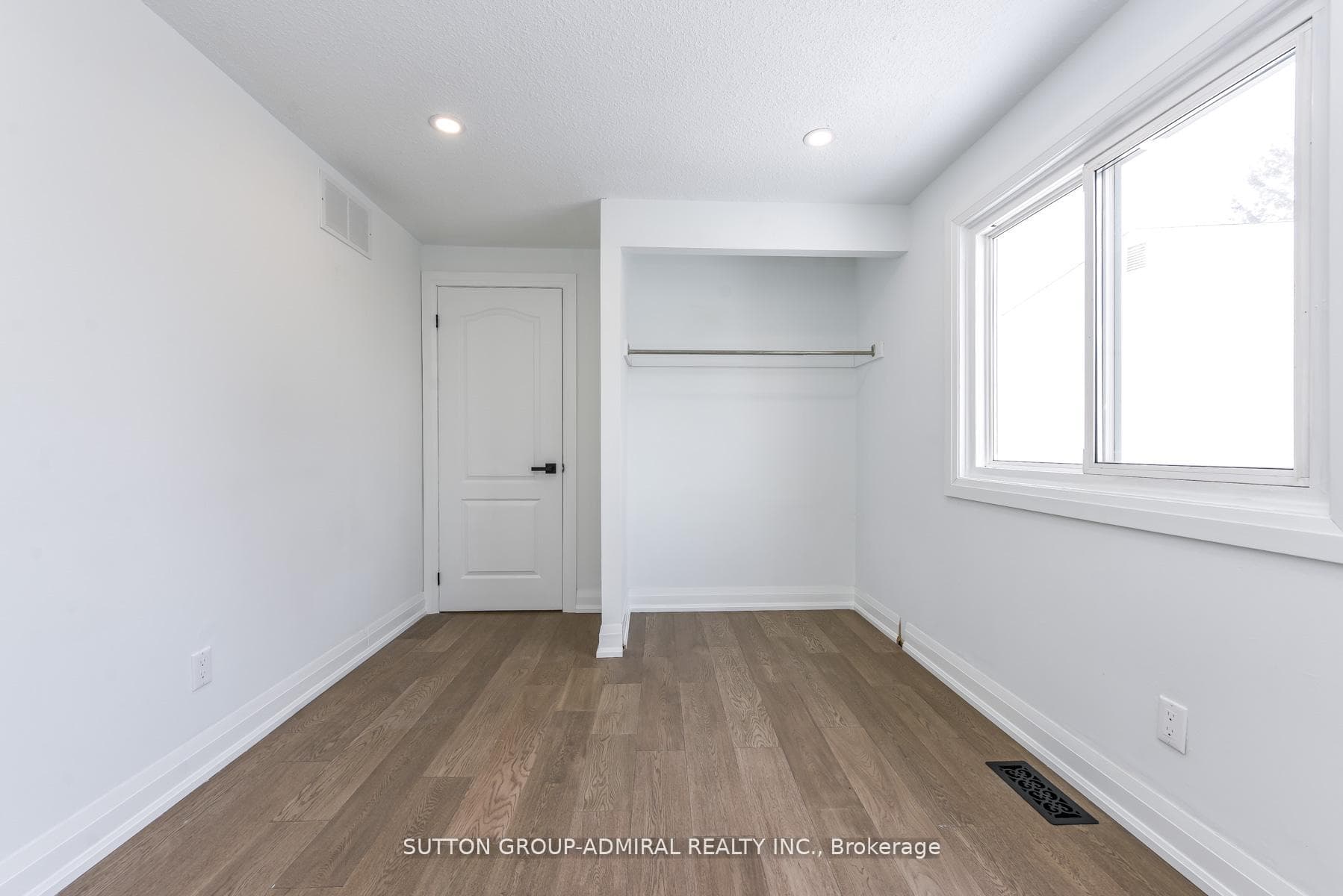 4 Hardcastle Court photo 29