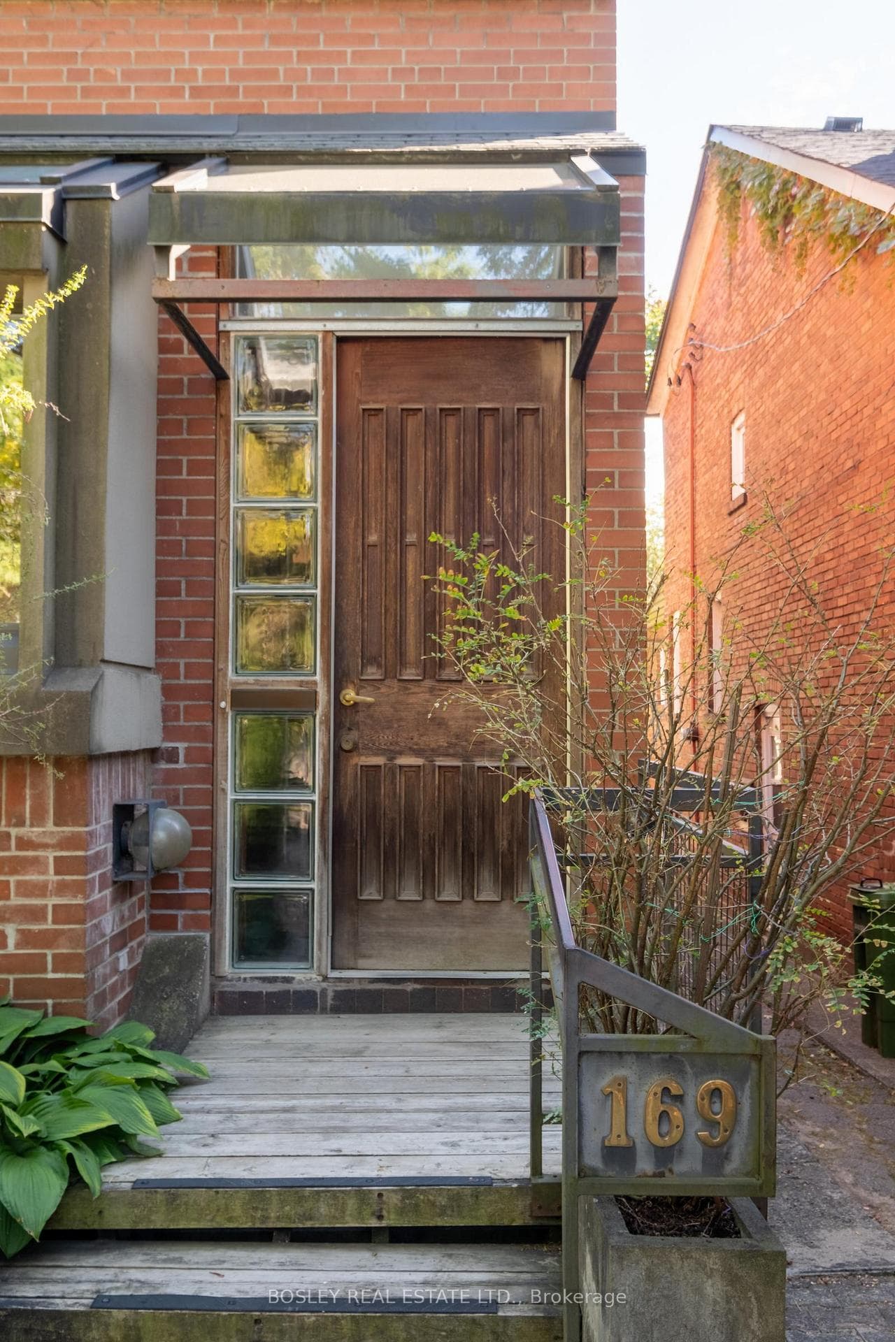 169 Heath Street photo 40