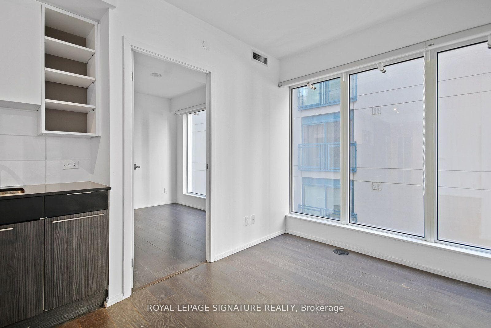 68 Shuter Street Unit 710 photo 14
