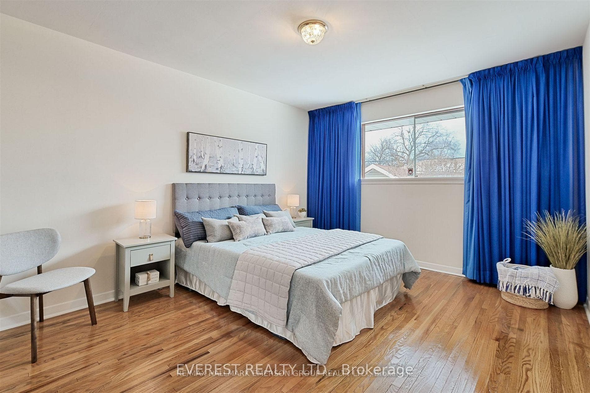 99 Rochman Boulevard photo 12
