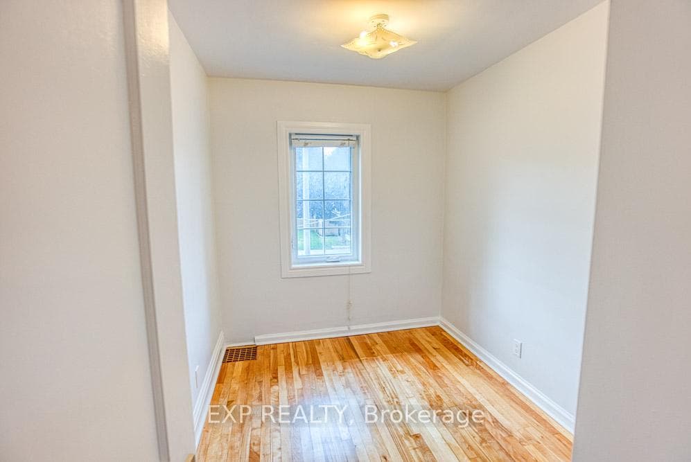 413 Holland Avenue photo 32