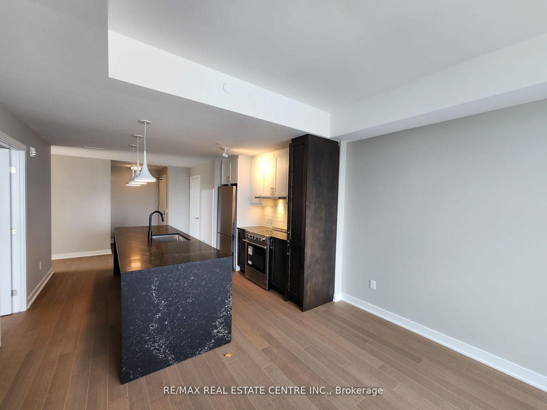 360 DESCHATELETS Avenue Unit 608 photo 2