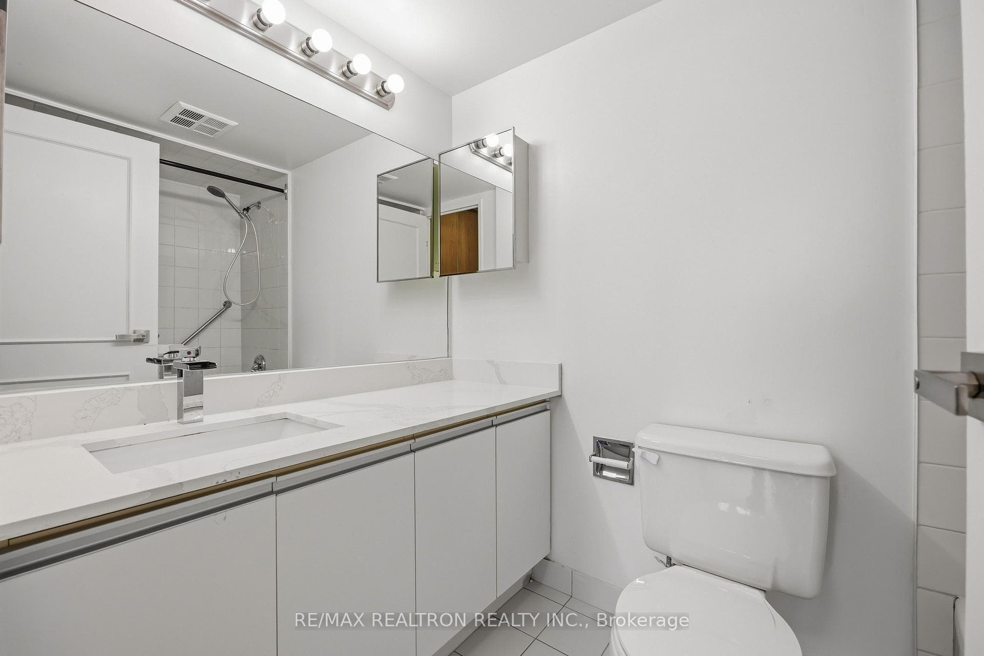 7440 Bathurst Street Unit 608 photo 26