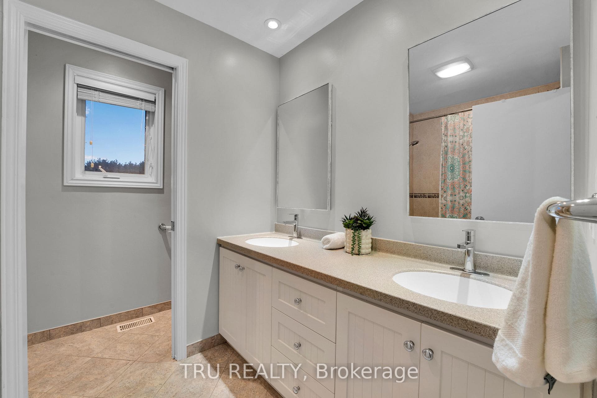 2529 MARSHWOOD Road photo 35