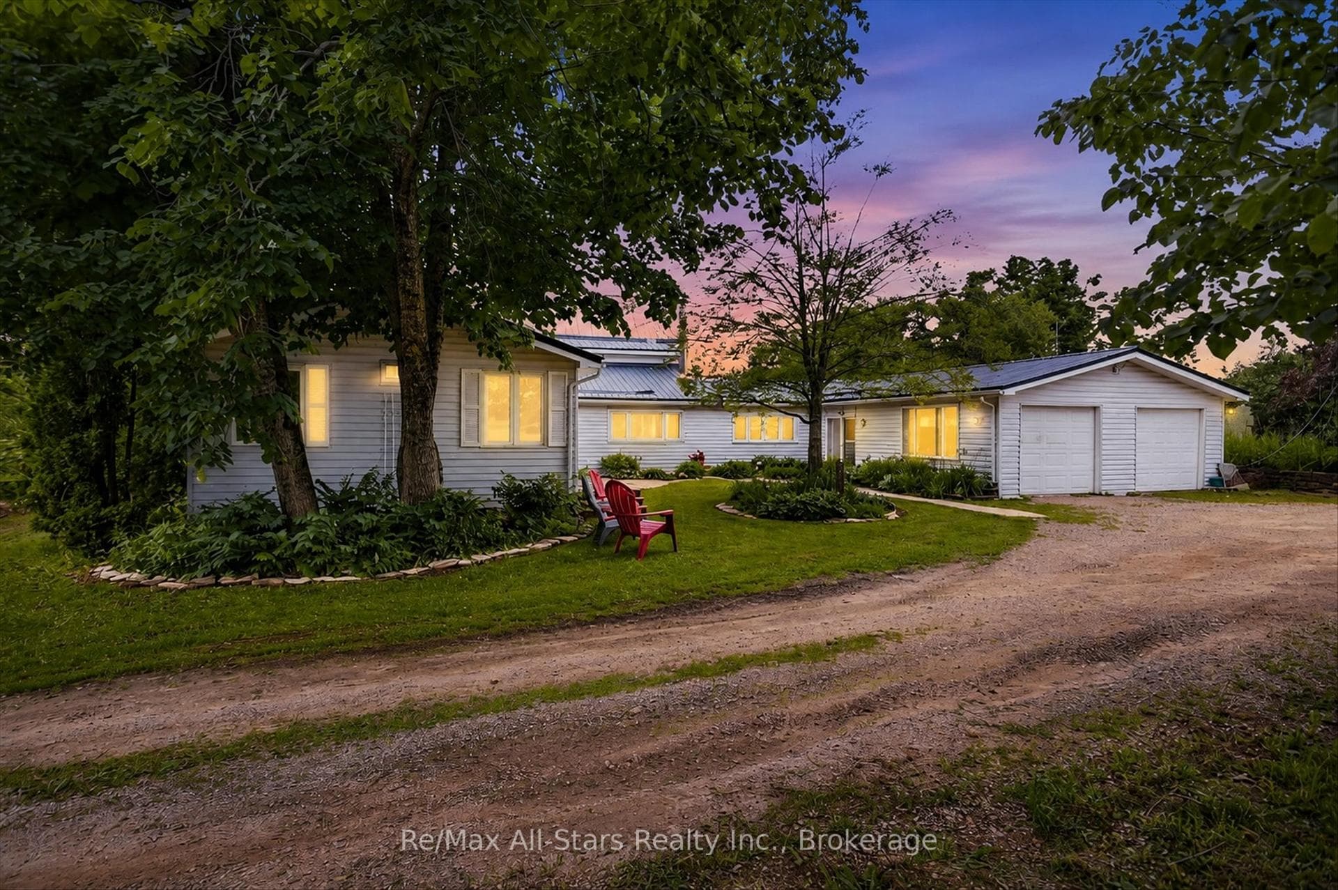 4077 Monck Road photo 2