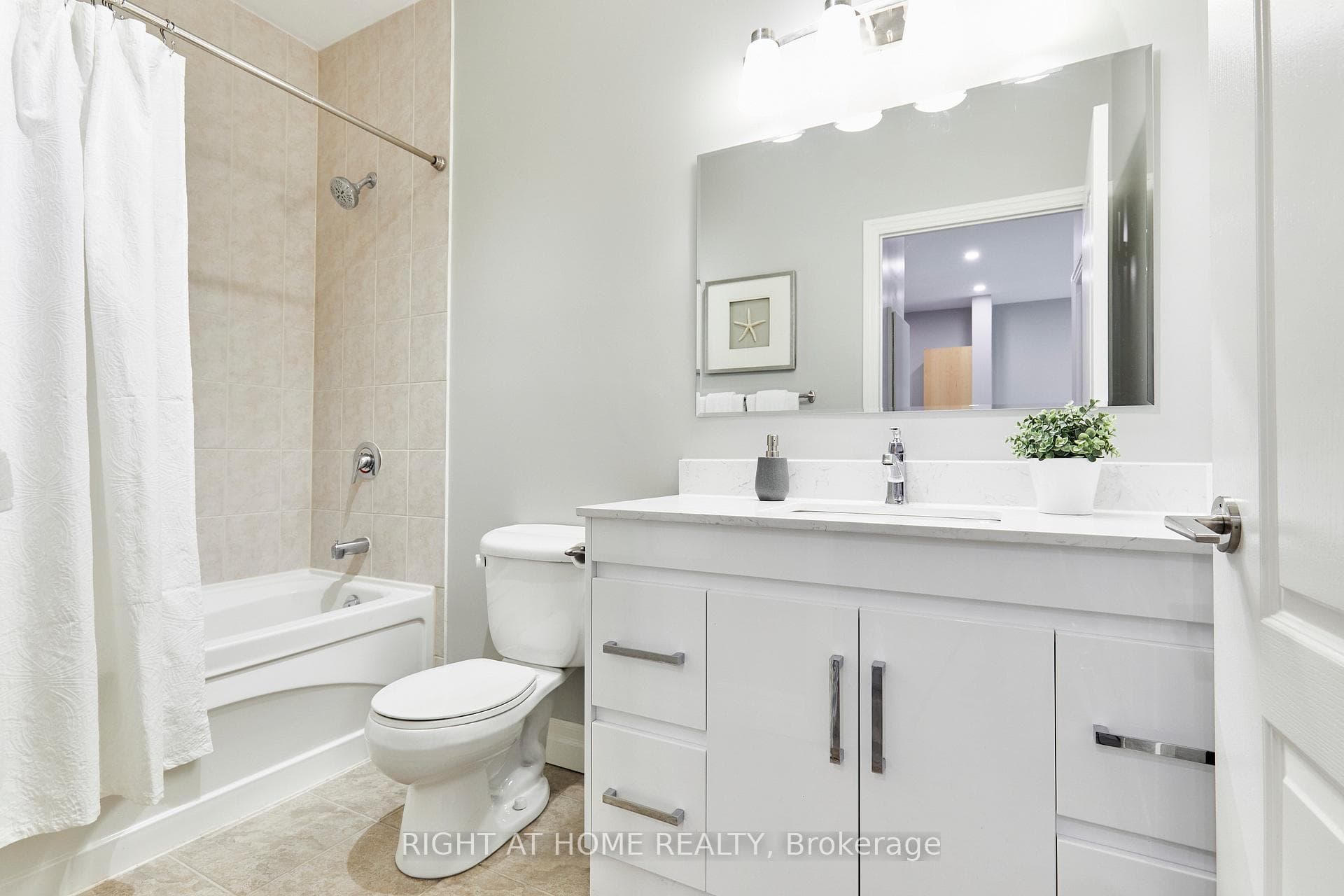 44 Bond Street Unit 804 photo 16
