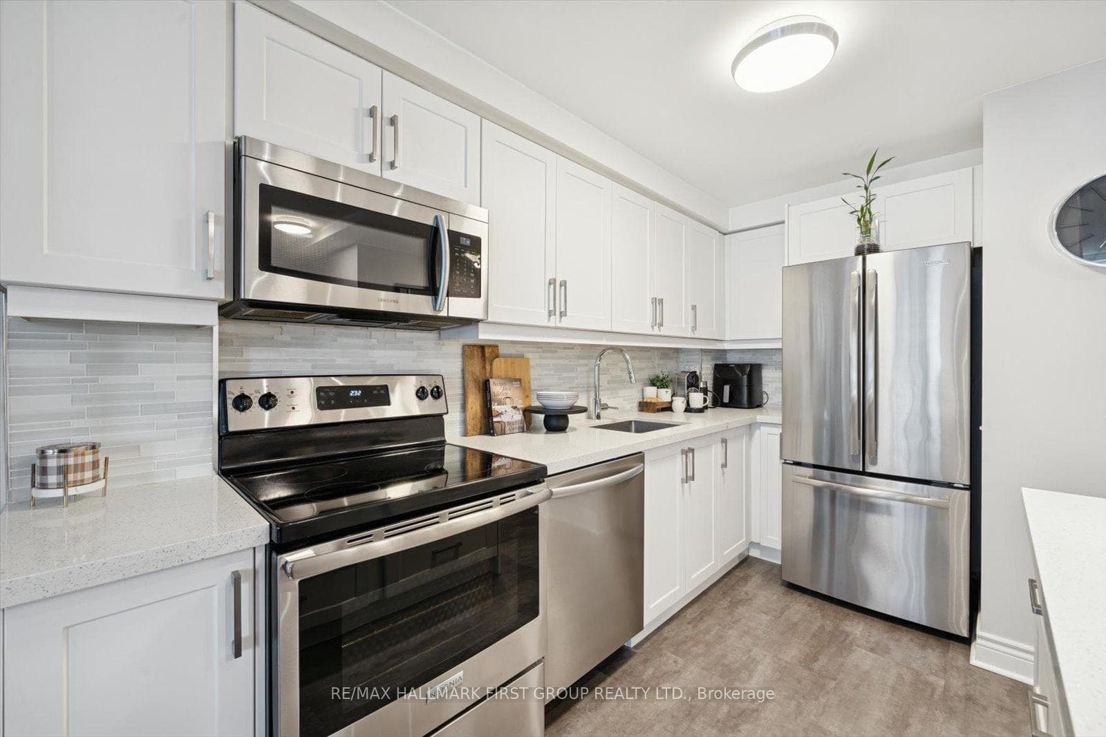 1540 Pickering Parkway Unit 303 photo 7