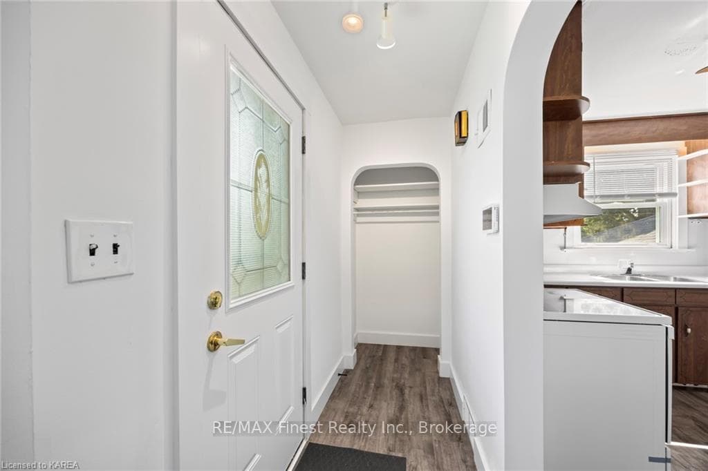 48 CAMERON Street photo 12