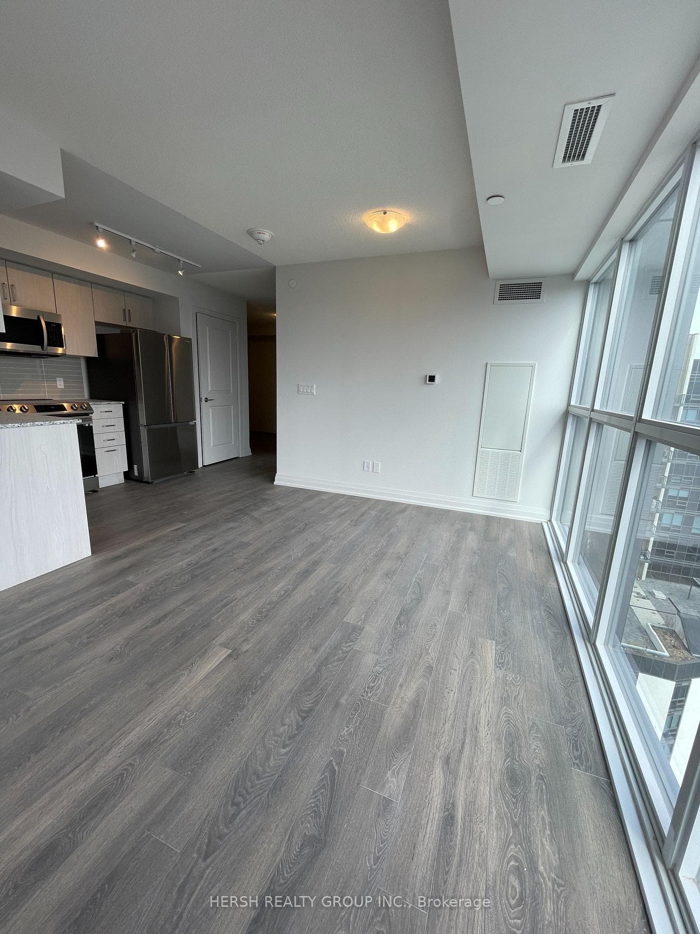 20 Meadowglen Place Unit 1606 photo 16