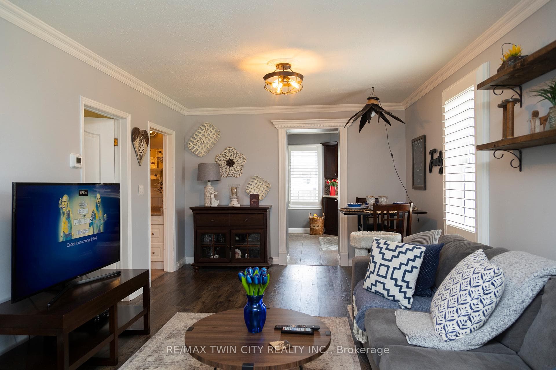15 LYNDHURST Street photo 10