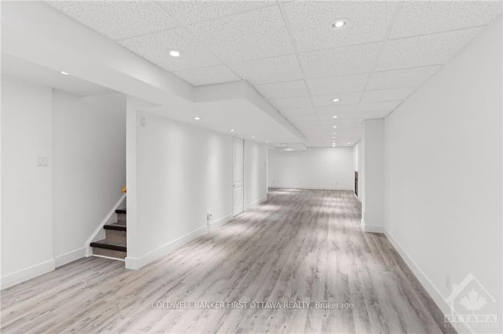 41 RIDEAUCREST Drive photo 25