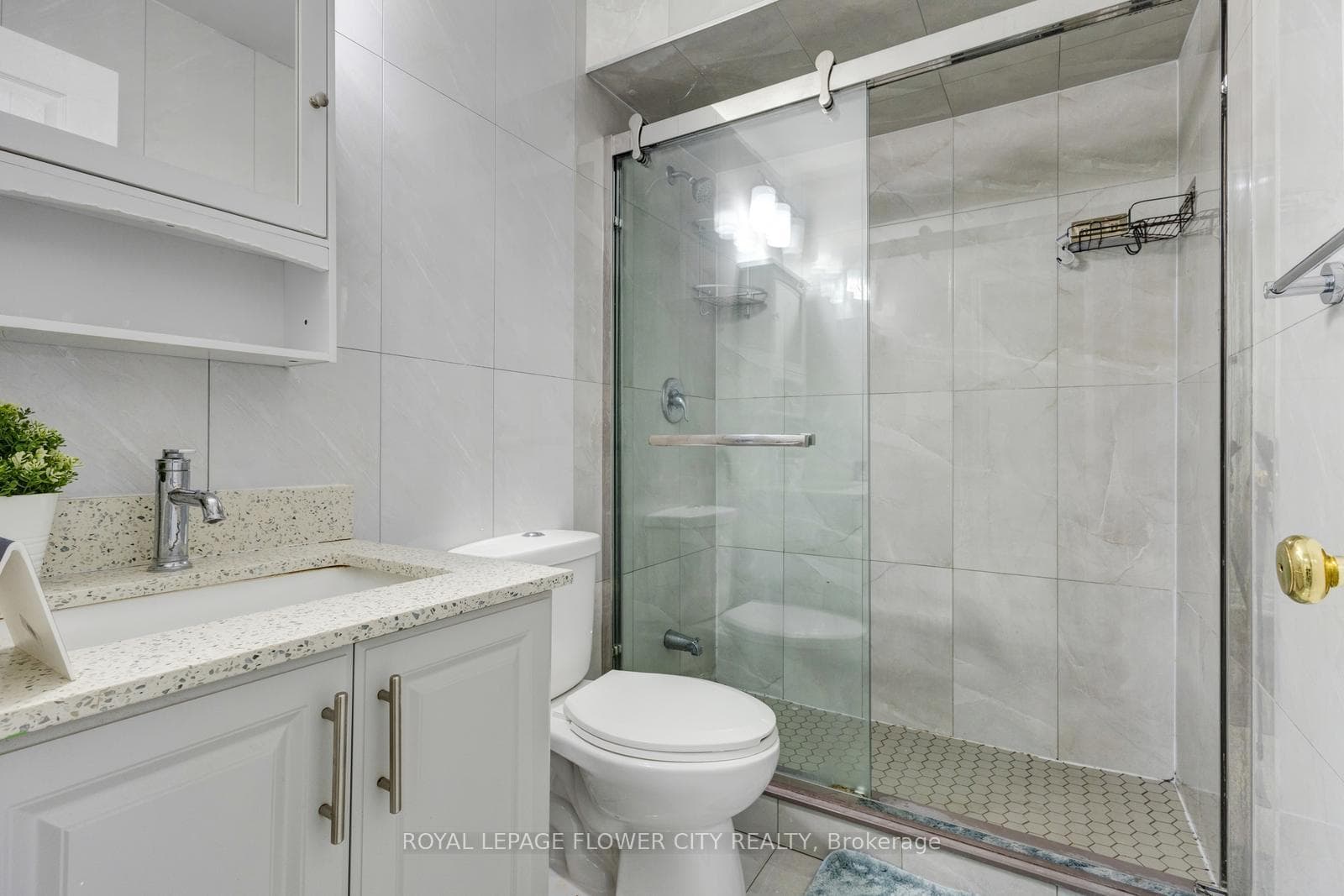 435 Silverstone Drive Unit 19 photo 36