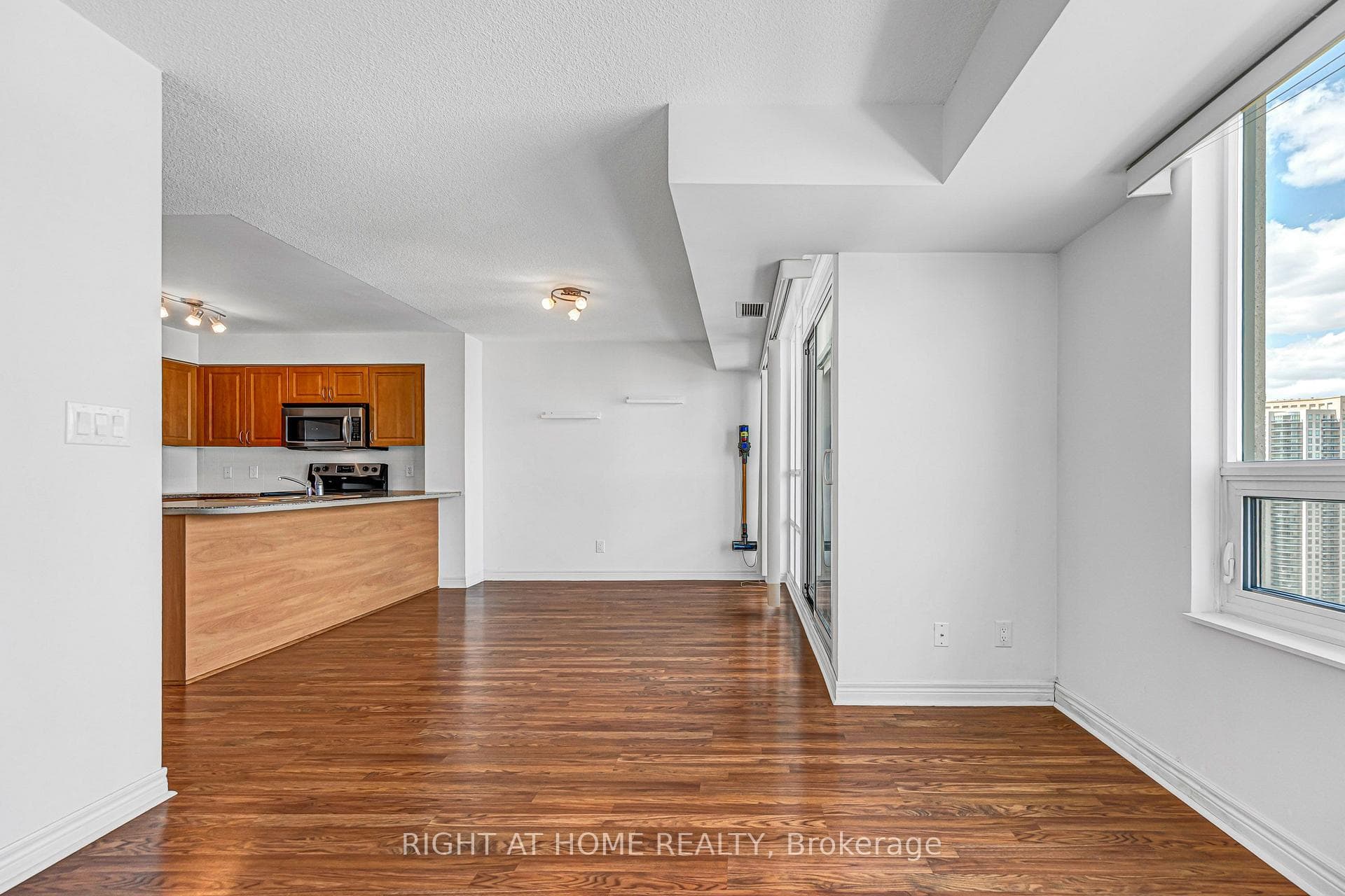 208 Enfield Place Unit #2902 photo 32