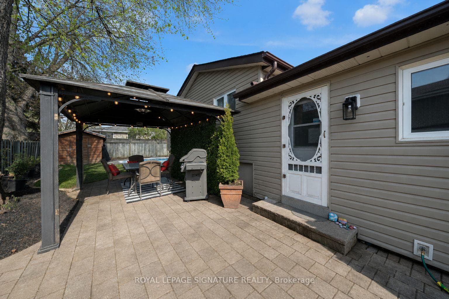 Side Yard Patio is Interlocked