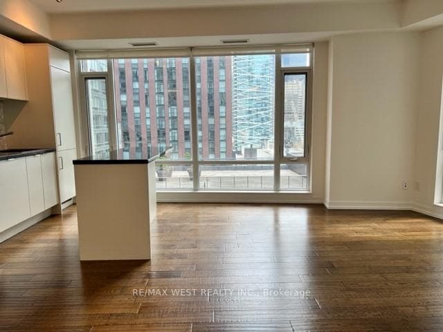 21 Widmer Street Unit 1209 photo 8