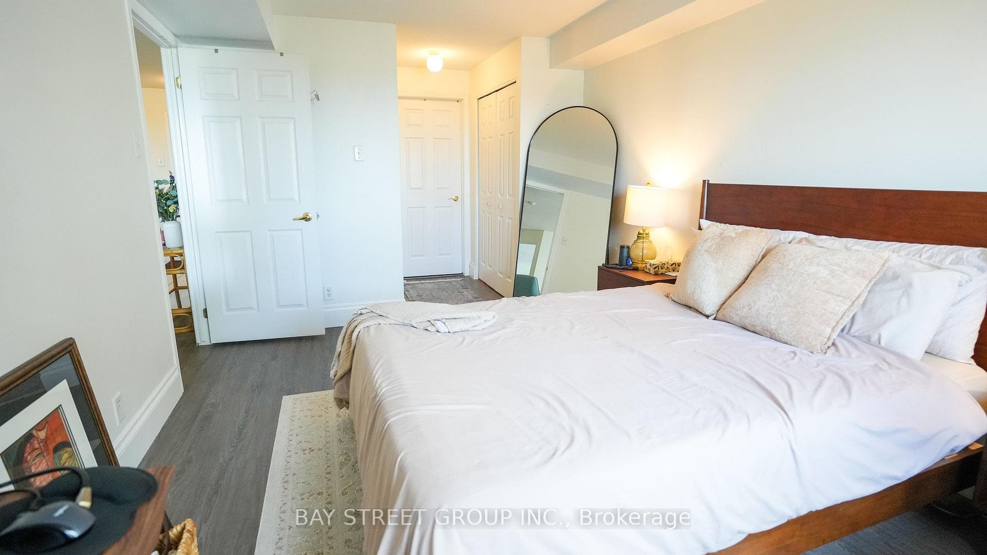 429 Somerset Street Unit 1007 photo 11