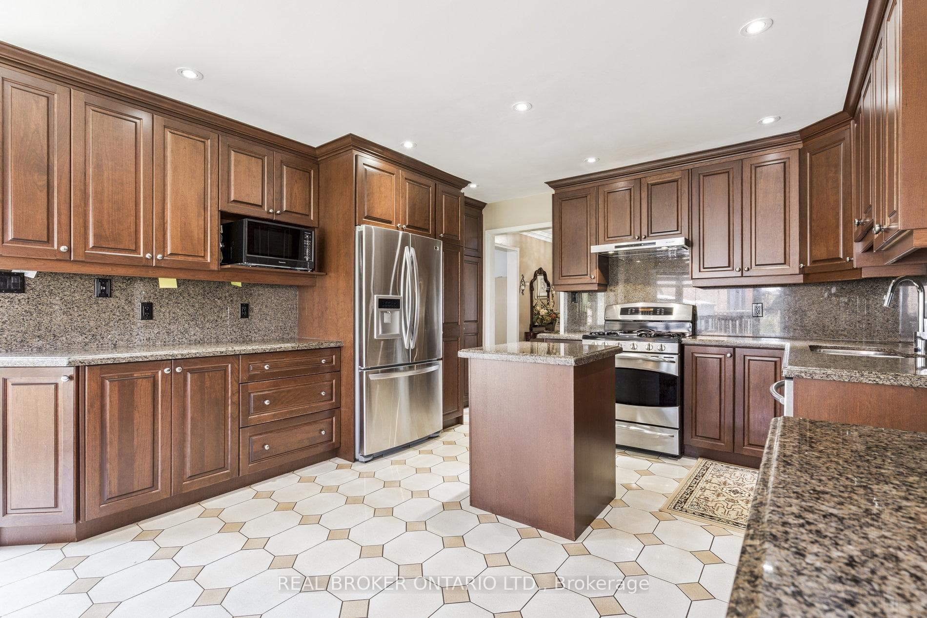 435 Aberdeen Avenue photo 13