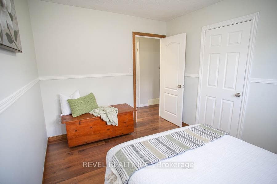 35 Maple Crescent photo 16