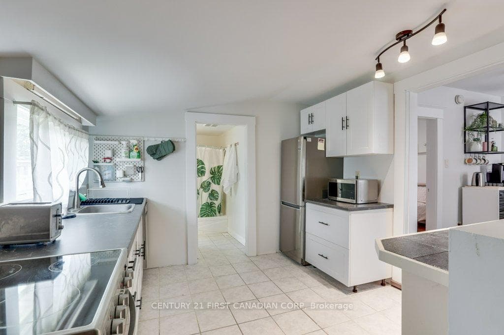 265 Highbury Avenue photo 16