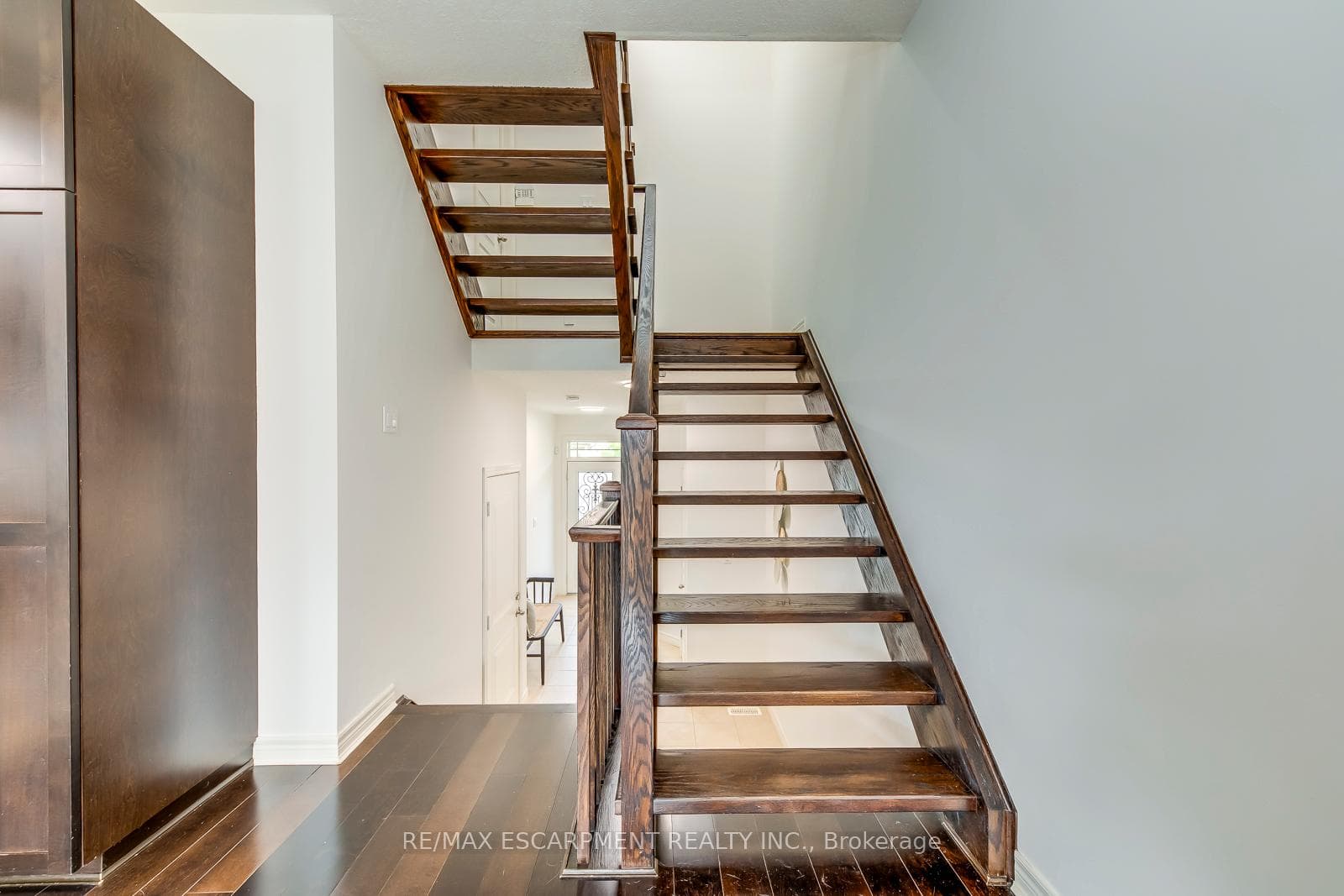 105 Highgate Drive photo 18