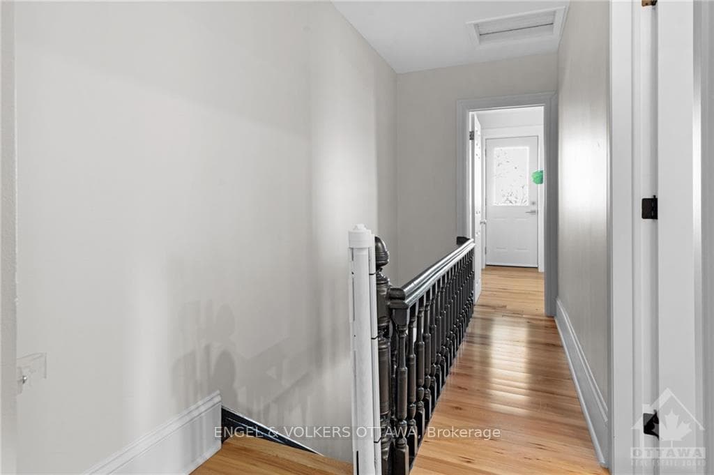 24 SPRUCE Street photo 19