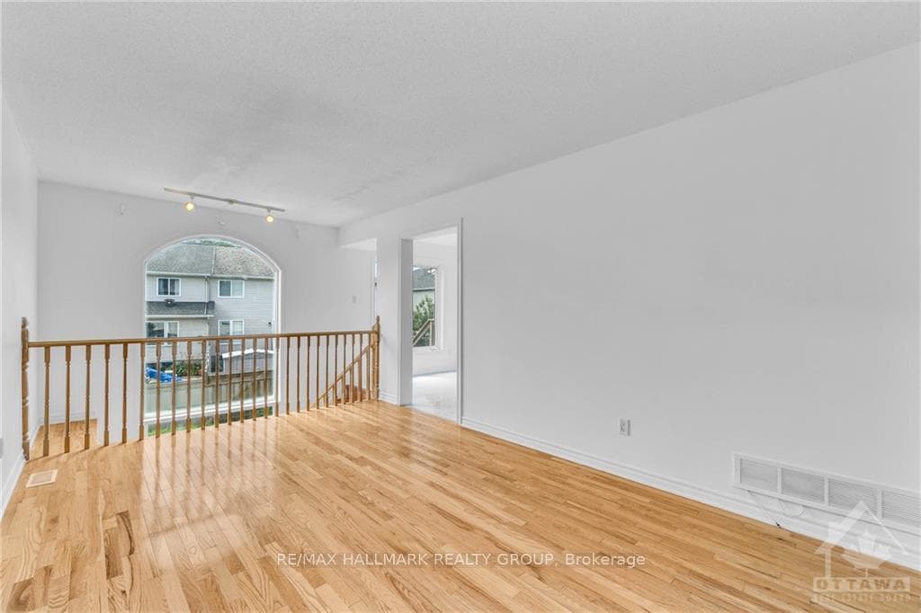 56 SADDLESMITH Circle photo 4